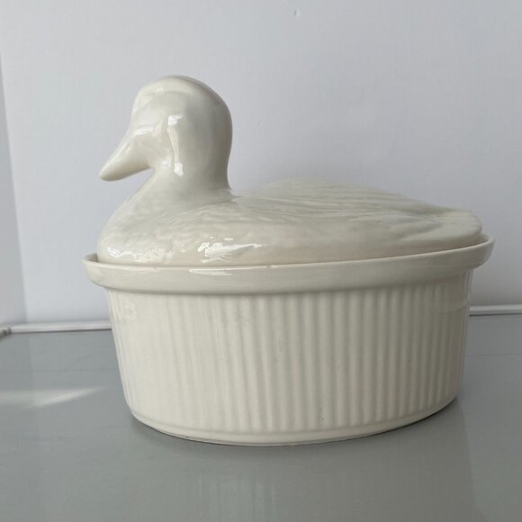 Vintage Covered White Ceramic Duck Serving Dish - Picture 3 of 10